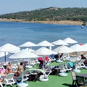 Cunda Beyaz Balina Ayvalı