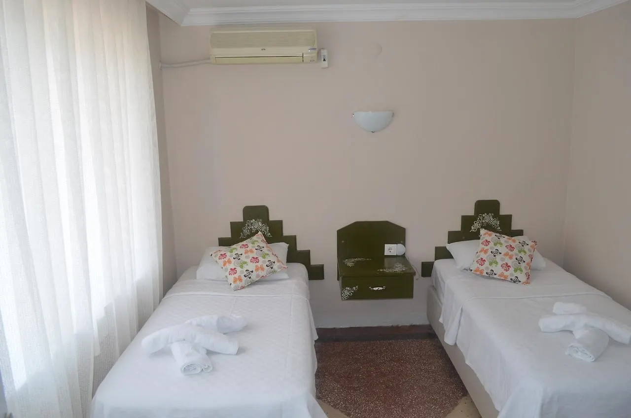 Tunc Hotel Ayvalı 3*,